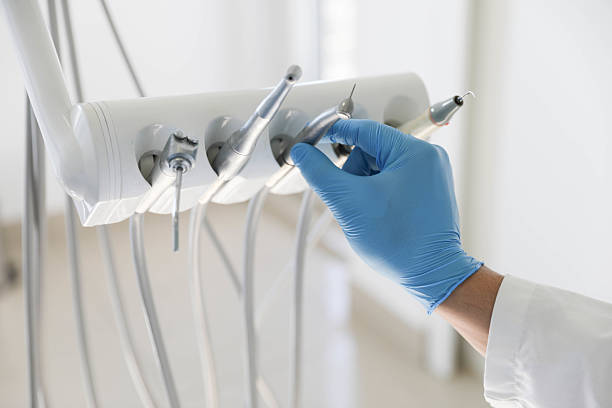 Professional Tooth Extraction technician working in Hamilton County County, TX